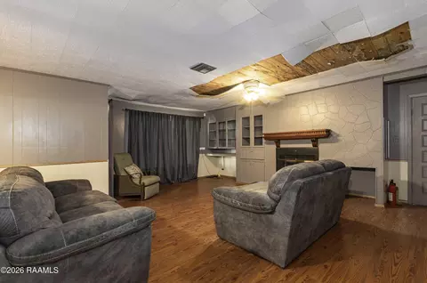 Living - 21210 Chestnut Rd, Kaplan, LA 70548 photo 1 of 4