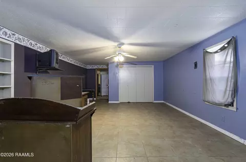 Living - 21210 Chestnut Rd, Kaplan, LA 70548 photo 4 of 4