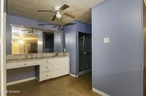 Bath - 21210 Chestnut Rd, Kaplan, LA 70548 photo 3 of 3