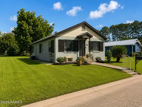125 Delasalle Dr, New Iberia, LA 70560