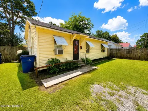 319 Samson St, Abbeville, LA 70510