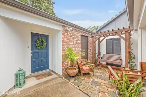 517 Kaiser Dr, Lafayette, LA 70508