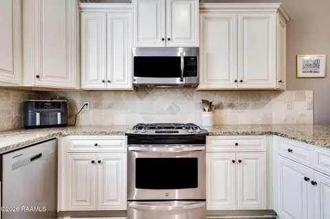 Kitchen - 608 Birchview Dr, Broussard, LA 70518 photo 2 of 4
