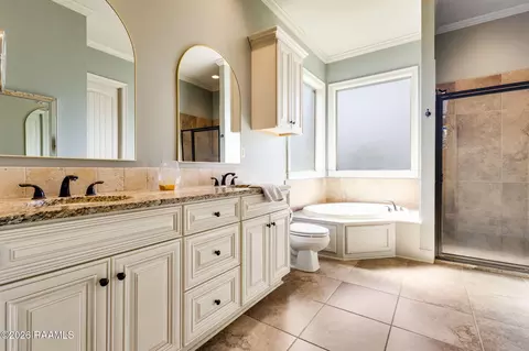 Bath - 608 Birchview Dr, Broussard, LA 70518 photo 1 of 4