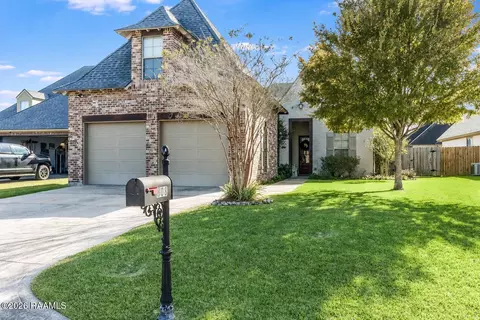 608 Birchview Dr, Broussard, LA 70518