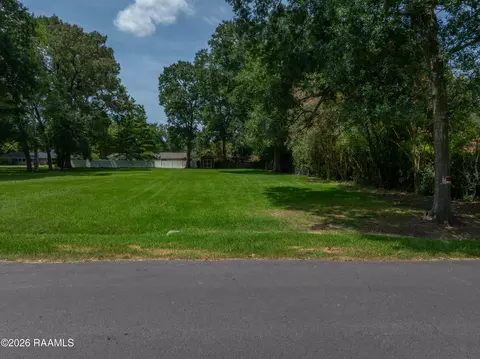 Exterior - 210 Virginia Ave, Lafayette, LA 70507 photo 3 of 4
