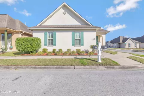 123 Pettigrove Dr, Youngsville, LA 70592