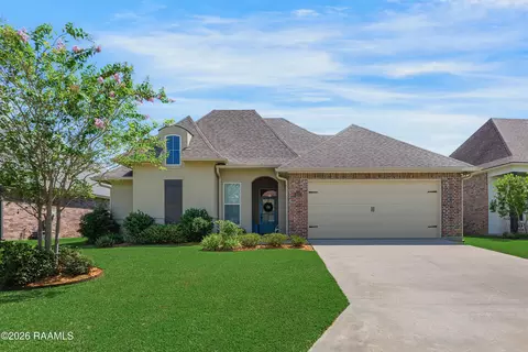 617 Easy Rock Landing Dr, Broussard, LA 70518