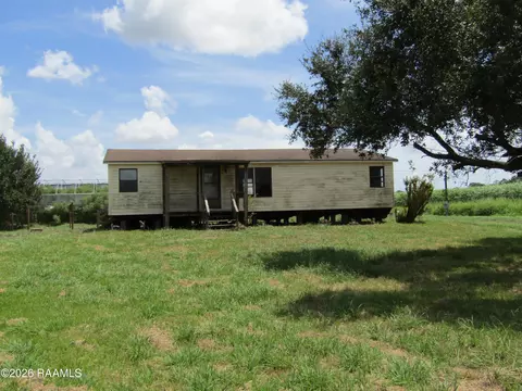 8805 Leleux Rd, New Iberia, LA 70560