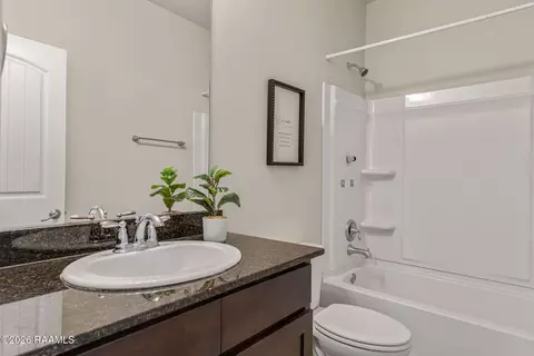 Bath - 113 Marshfield Dr, Lafayette, LA 70507 photo 2 of 2