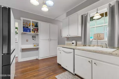 Kitchen - 507 Texas St, Berwick, LA 70342 photo 3 of 3