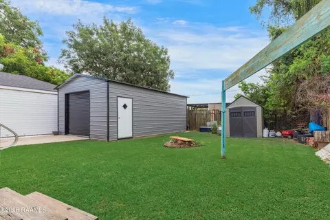 Exterior - 507 Texas St, Berwick, LA 70342 photo 3 of 4