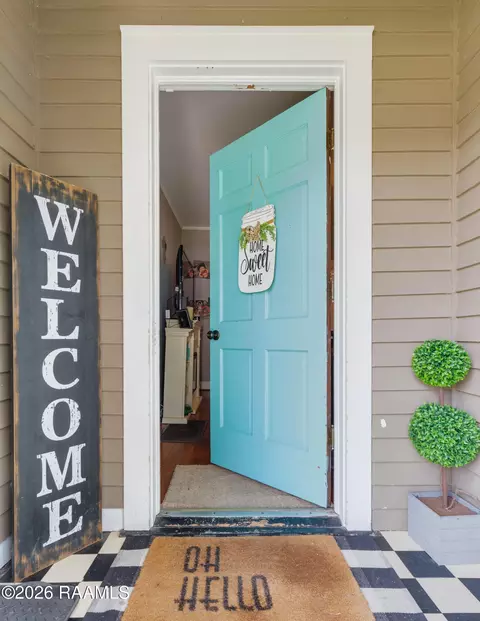 Exterior - 507 Texas St, Berwick, LA 70342 photo 2 of 4