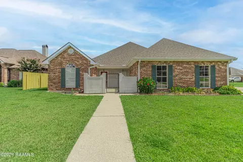 2007 Sugar Palm Dr, New Iberia, LA 70563