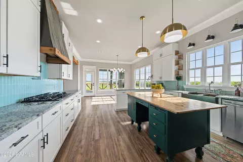 Kitchen - 13234 Gladu Rd, Kaplan, LA 70548 photo 2 of 5