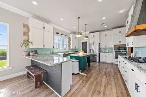 Kitchen - 13234 Gladu Rd, Kaplan, LA 70548 photo 5 of 5