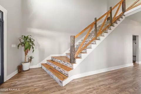 Entry Way - 13234 Gladu Rd, Kaplan, LA 70548 photo 3 of 5