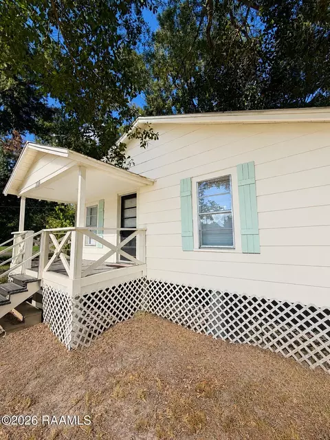 Exterior - 208 F St, Duson, LA 70529 photo 2 of 3