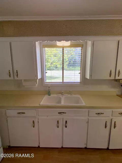 Kitchen - 2307 W Willow St, Scott, LA 70583 photo 2 of 3