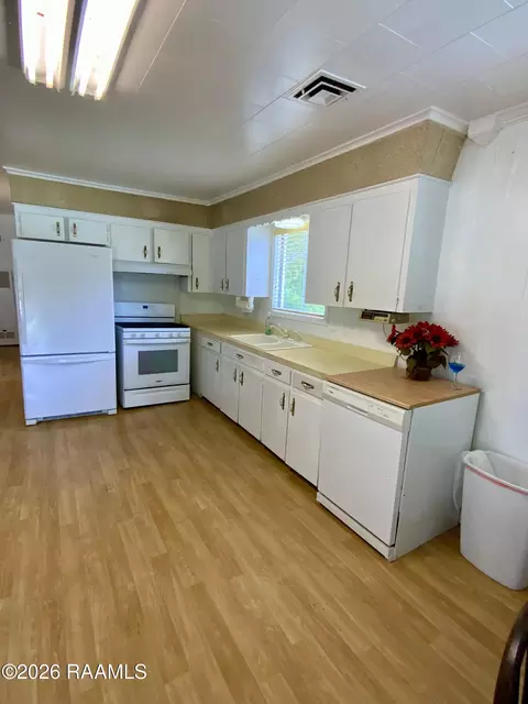 Kitchen - 2307 W Willow St, Scott, LA 70583 photo 1 of 3