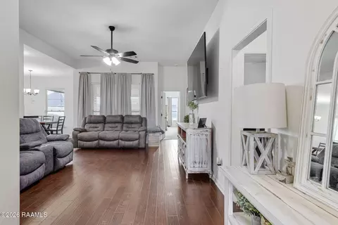 Entry Way - 210 Broland Dr, Duson, LA 70529 photo 1 of 3