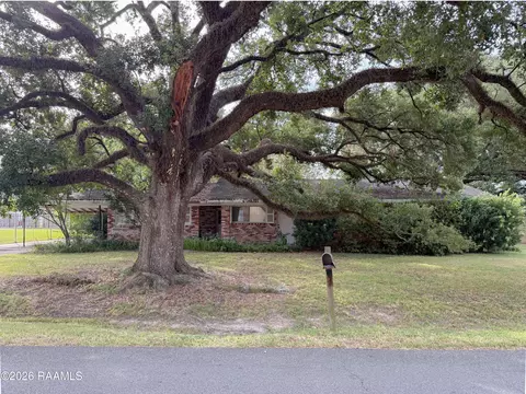 214 Birch Dr, Lafayette, LA 70506