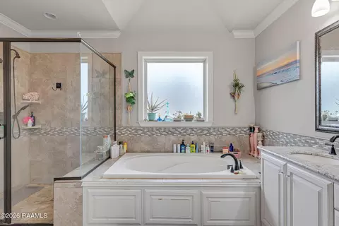 Bath - 207 Beringer Dr, Duson, LA 70529 photo 3 of 5