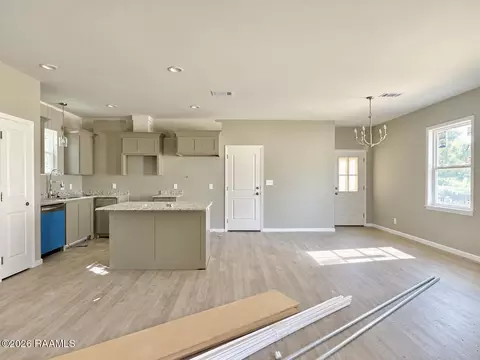 7059 Chandler Bluff Rd, Denham Springs, LA 70706