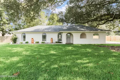 418 Almonaster Rd, Youngsville, LA 70592
