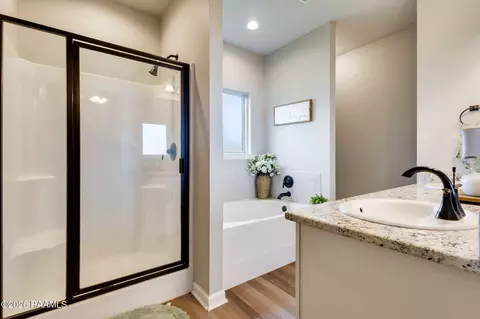 Bath - 311 Stanwell Ave, Duson, LA 70529 photo 3 of 4