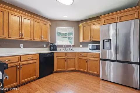 Kitchen - 126 Rye Cir, Scott, LA 70583 photo 2 of 3