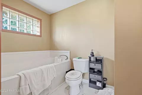 Bath - 126 Rye Cir, Scott, LA 70583 photo 2 of 2