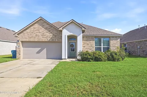 105 Holly Grove Ln, Youngsville, LA 70592