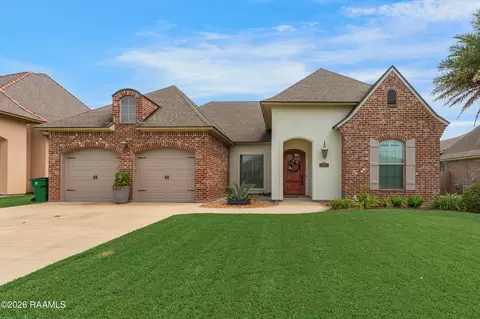 301 Harvest Ln, New Iberia, LA 70563