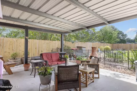 Exterior - 205 Morningside Dr, Duson, LA 70529 photo 1 of 4