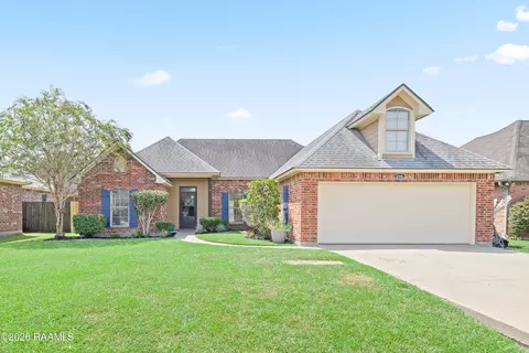218 Oak Hill Ln, Youngsville, LA 70592
