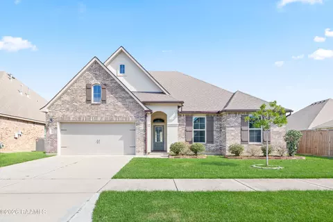 102 Deer Lake Ln, Lafayette, LA 70508