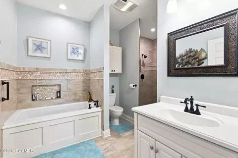 Bath - 221 Pierce Mitchell Rd, Hackberry, LA 70645 photo 2 of 3