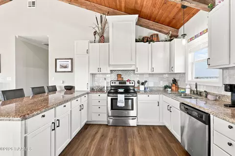 Kitchen - 221 Pierce Mitchell Rd, Hackberry, LA 70645 photo 2 of 2