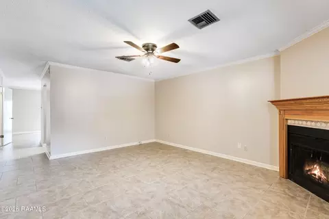 Living - 3500 E Simcoe St #25, Lafayette, LA 70501 photo 1 of 3