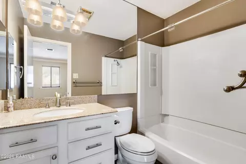 Bath - 3500 E Simcoe St #25, Lafayette, LA 70501 photo 2 of 3