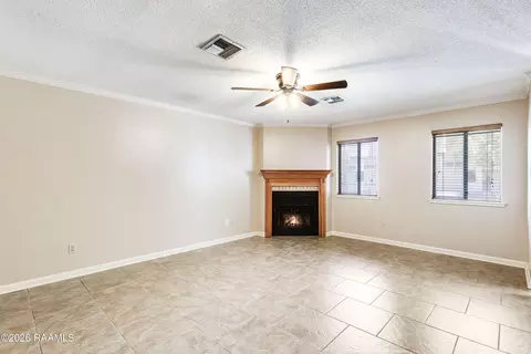 Living - 3500 E Simcoe St #25, Lafayette, LA 70501 photo 2 of 3