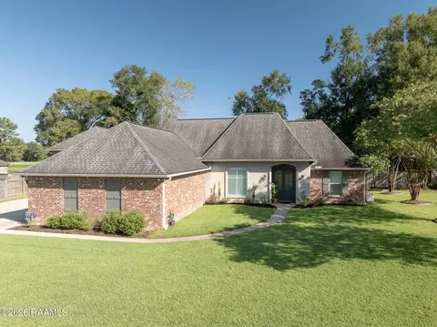 26241 Whispering Pines Ave, Denham Springs, LA 70726