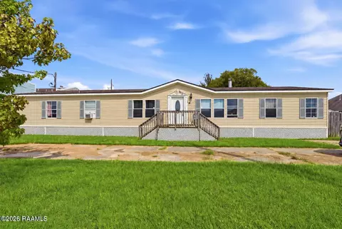 215 Guillot Rd, Youngsville, LA 70592