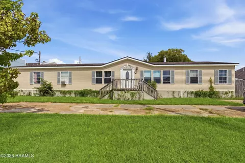 215 Guillot Rd, Youngsville, LA 70592