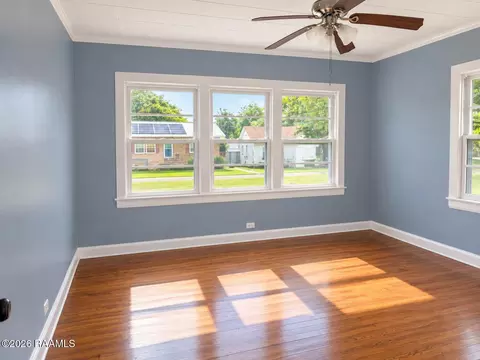 Living - 616 E Putnam St, Erath, LA 70533 photo 2 of 2