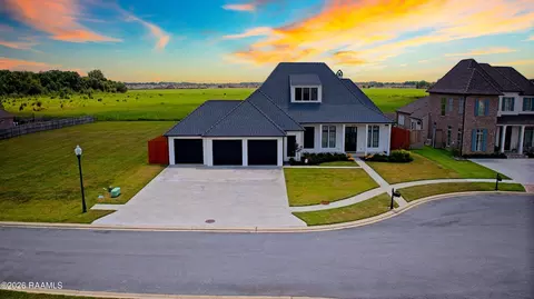 311 Stony Trek Dr, Youngsville, LA 70592