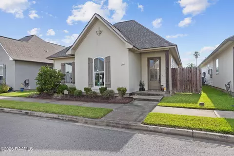 208 Parker Ln, Youngsville, LA 70592
