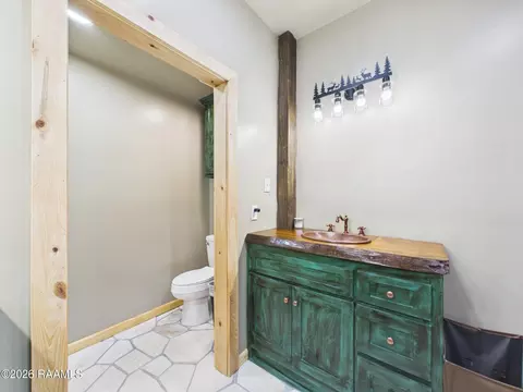 Bath - 109 Rodney Rd, Sunset, LA 70584 photo 2 of 3