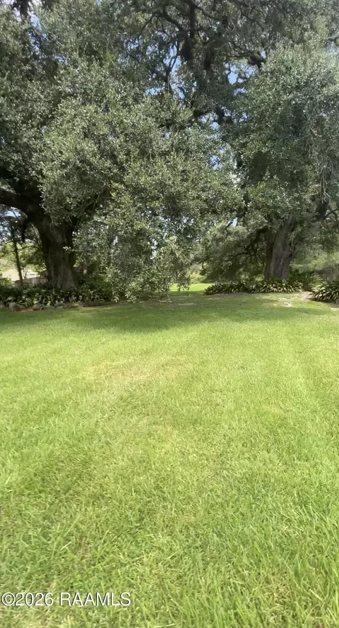 207 Loreauville Rd, New Iberia, LA 70563